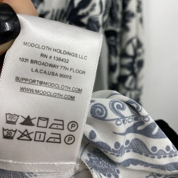 Modcloth Black Floral Chiffon Button up Top Size 1X  Long Sleeves - Picture 8 of 10